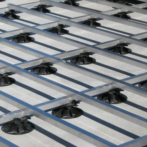 Регульовані опори для тераси: сучасне рішення для надійного та довговічного монтажу настилу